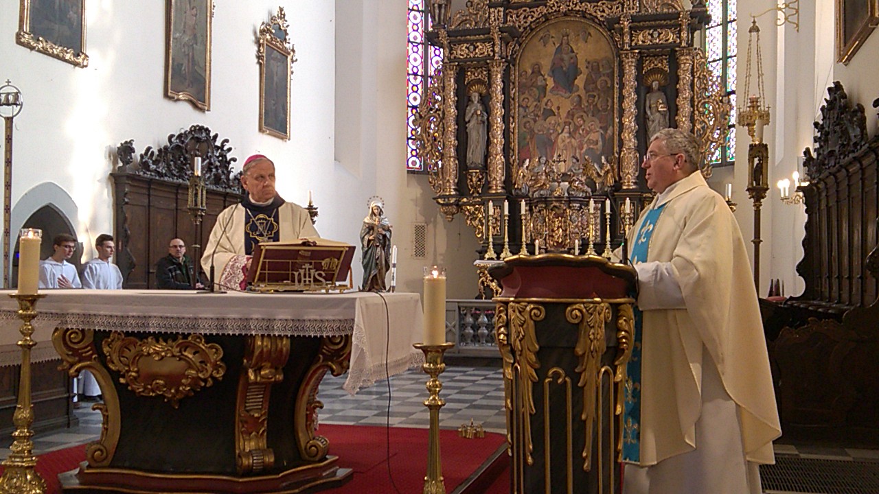 Gliwice Msza święta z okazji 65lecia Oddziału PTTK Ziemi Gliwickiej